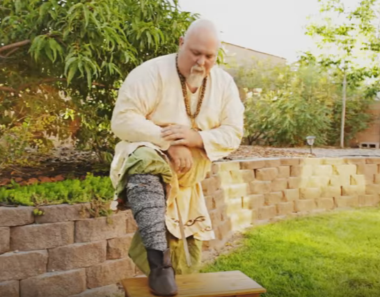 How to Wear Viking Leg Wraps (Winingas)