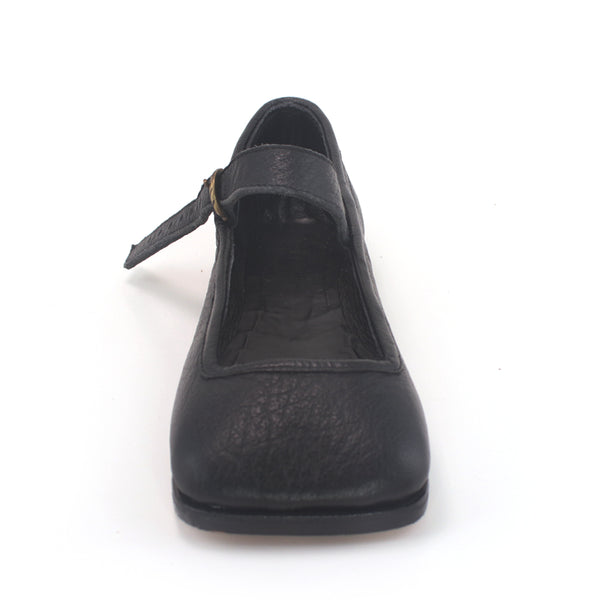 Landsknecht Tudor Shoes for men and women - as worn by Henry VIII, Swiss & German mercenaries bear paw shoes, cow mouth or cowmouth, and Kuhmaul shoes.